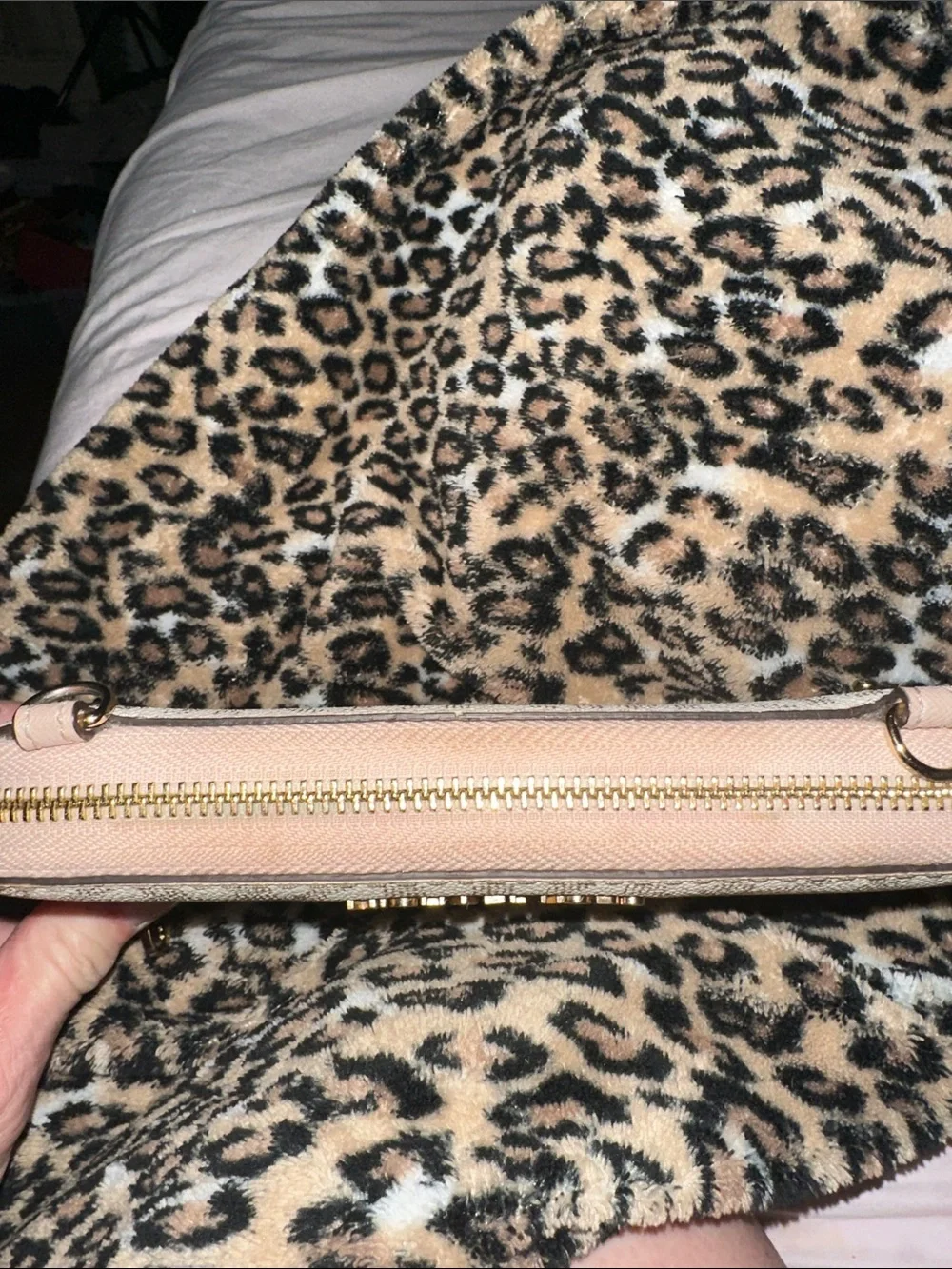Michael Kors Cream and Gold MK Logo Zip Wallet lots of card and pockets good con